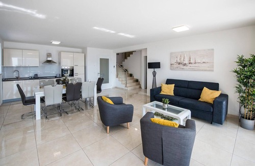 Kolanjski Gajac House | Beautiful home in Novalja