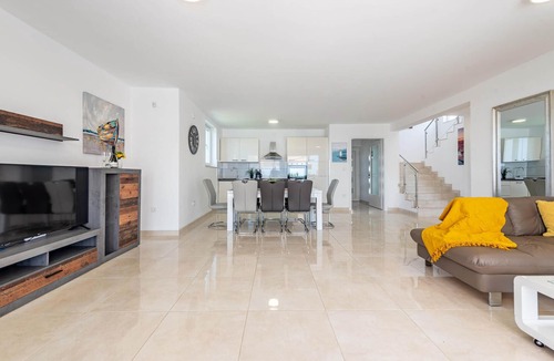 Kolanjski Gajac House | Beautiful home in Novalja