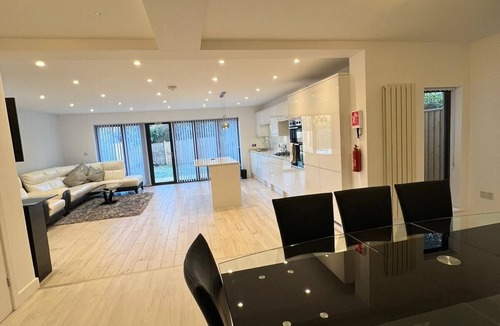 Headington House | Beautiful home in Oxford