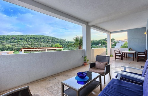 Okrug Donji House | Beautiful home in Okrug Donji