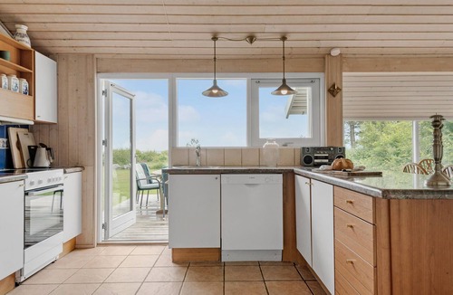 Saksild Strand House | Beautiful home in Odder with WiFi