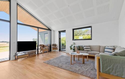 Saksild Strand House | Beautiful Home In Odder With Sauna