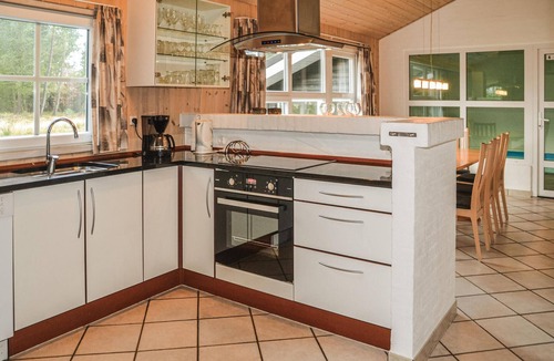 Mosevra House | Beautiful home in Oksbøl with kitchen