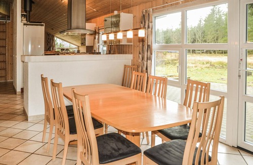 Mosevra House | Beautiful home in Oksbøl with kitchen