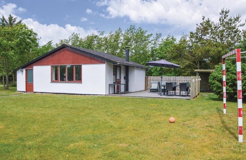 Grærup Strand House | Beautiful home in Oksbøl with WiFi