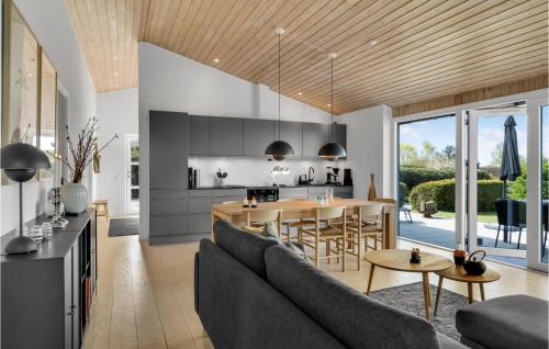 Olsted House | Beautiful Home In Ølsted With Sauna