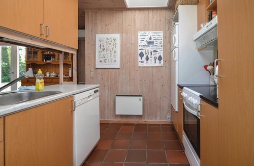 Ørsted House | Beautiful home in ørsted with kitchen