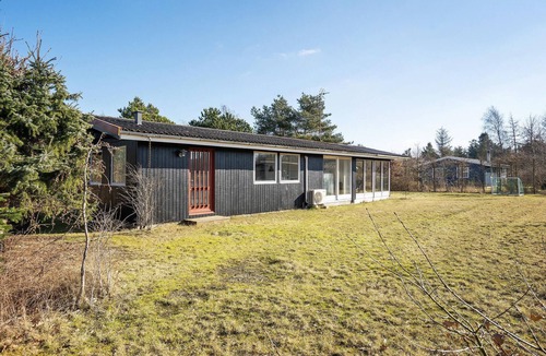 Ørsted House | Beautiful home in ørsted with kitchen