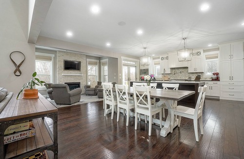Butte Des Morts House | Beautiful Home in Oshkosh