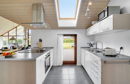 Hasmark Strand House | Beautiful home in Otterup with sauna