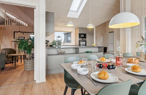 Hasmark Strand House | Beautiful home in Otterup with sauna