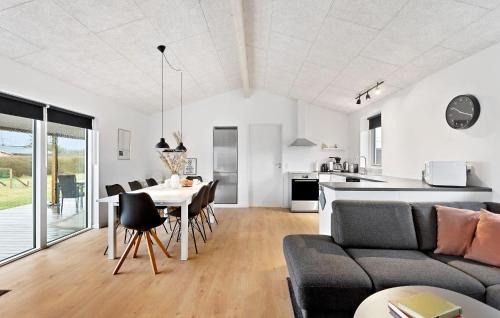 Hasmark Strand House | Beautiful Home In Otterup With Sauna