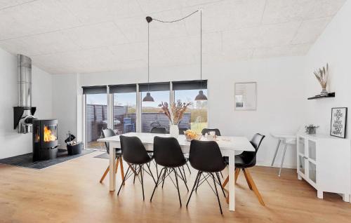 Hasmark Strand House | Beautiful Home In Otterup With Sauna