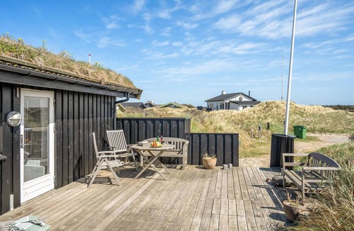 Pandrup House | Beautiful home in Pandrup with WiFi