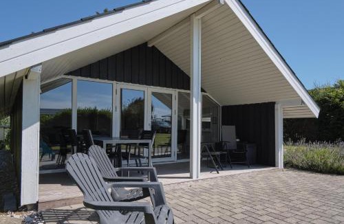 Ronde House | Beautiful Home In Rønde With 3 Bedrooms And Wifi