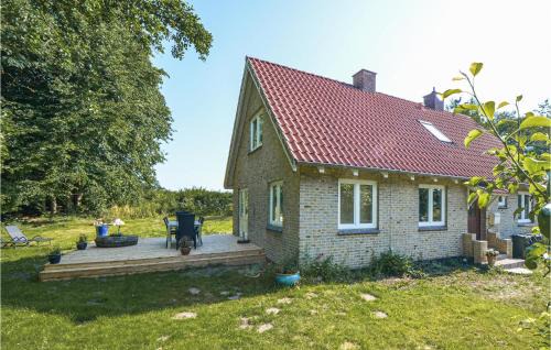 Ronde House | Beautiful Home In Rønde With Kitchen