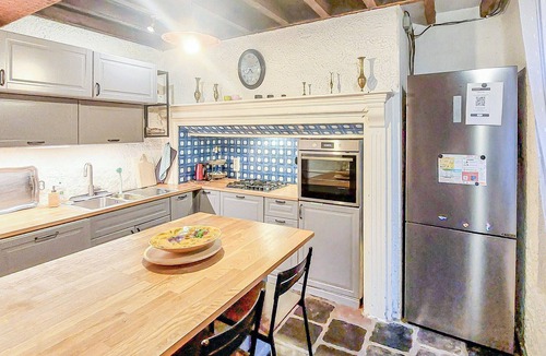 Renty House | Beautiful home in Renty with WiFi