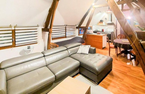 Renty House | Beautiful home in RENTY with WiFi