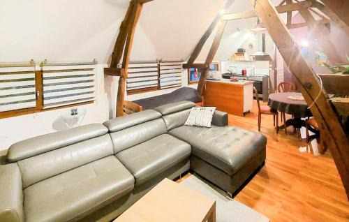 Renty House | Beautiful Home In Renty With Wifi