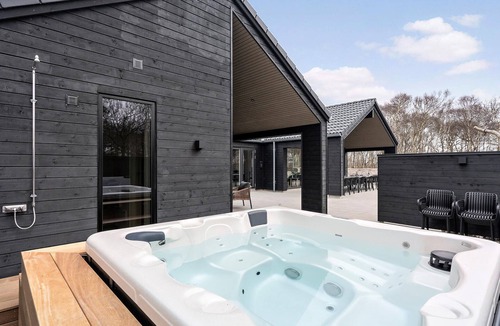 Lodbjerg Hede House | Beautiful home in Ringkøbing with sauna
