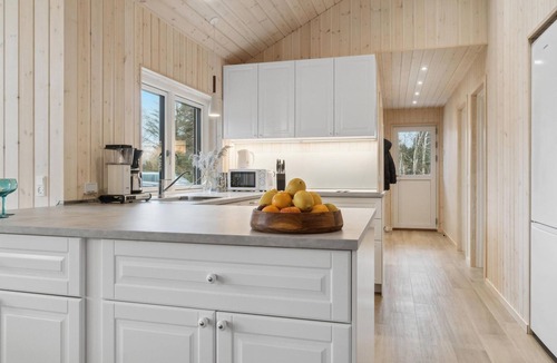 Kramnitse House | Beautiful home in Rødby with kitchen