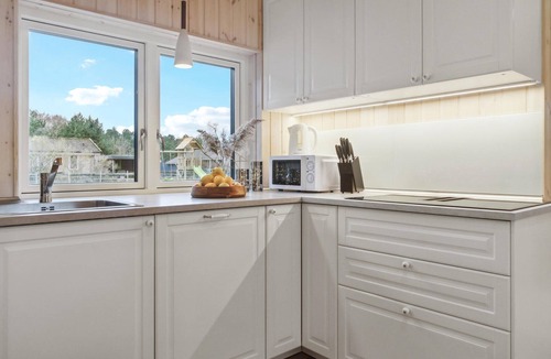 Kramnitse House | Beautiful home in Rødby with kitchen