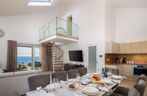 Rogoznica House | Beautiful home in Rogoznica with sauna
