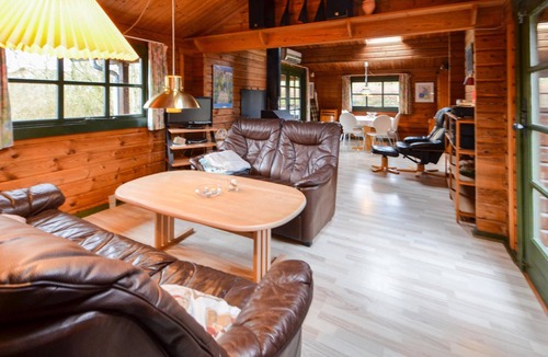 Roslev House | Beautiful home in Roslev with WiFi