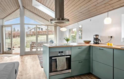 Bisserup House | Beautiful Home In Rude With Kitchen