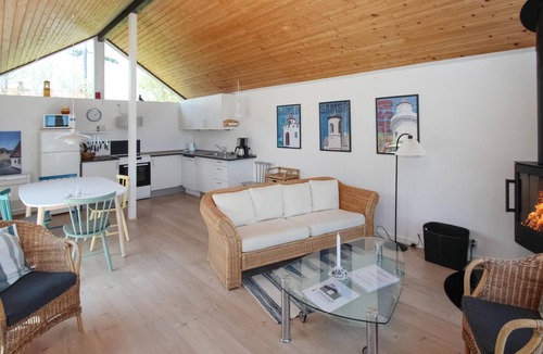 Samsø House | Beautiful home in Samsø with kitchen