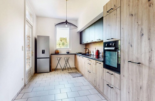 Sens House | Beautiful home in Sens with WiFi