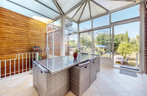 Sens House | Beautiful home in Sens with WiFi