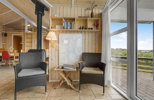 Grønninghoved Strand House | Beautiful home in Sjølund with WiFi