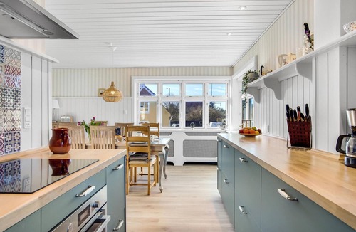 Skagen House | Beautiful home in Skagen with kitchen