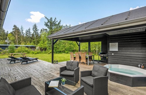 Skjern House | Beautiful home in Skjern with sauna