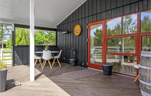 Skjern House | Beautiful Home In Skjern With Kitchen