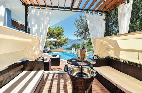 Slatine House | Beautiful home in Slatine