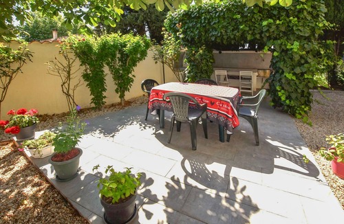 Sorgues House | Beautiful home in Sorgues with WiFi