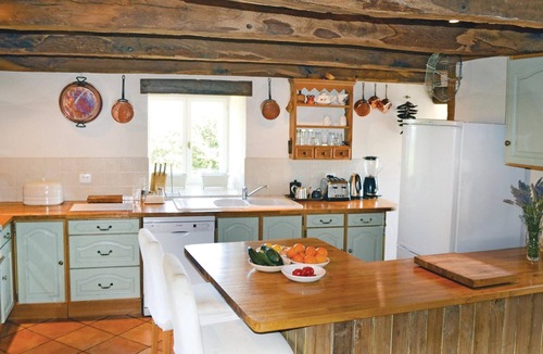 Sougeal House | Beautiful home in Sougeal with kitchen