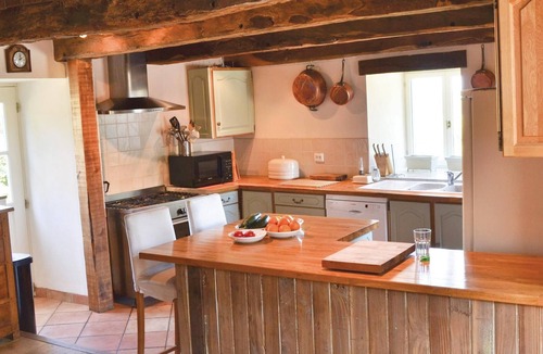 Sougeal House | Beautiful home in Sougeal with kitchen