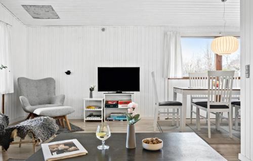 Stege House | Beautiful Home In Stege With Kitchen