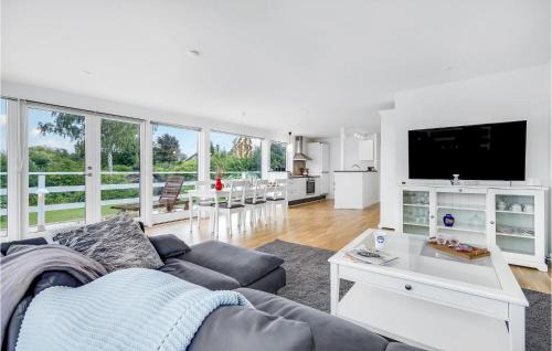Strøby Ladeplads House | Beautiful Home In Strøby With House Sea View