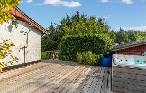 Oddesund Syd House | Beautiful Home In Struer With Kitchen