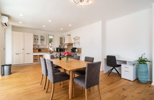 Sumartin House | Beautiful home in Sumartin with sauna