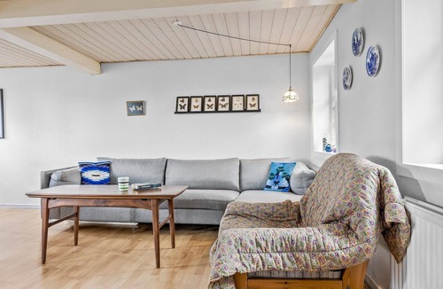 Svaneke House | Beautiful home in Svaneke with kitchen