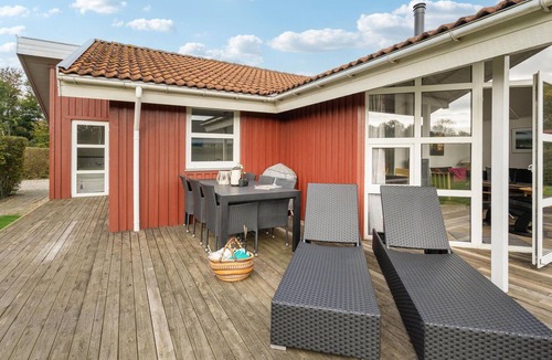 Mommark Strand House | Beautiful home in Sydals with sauna