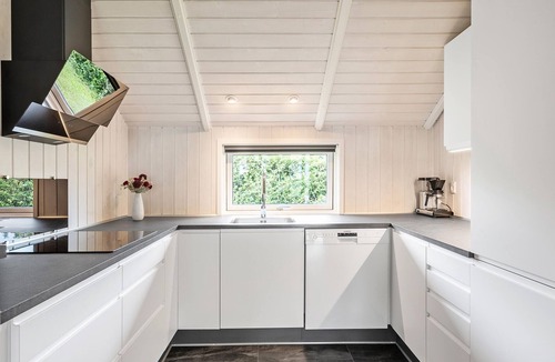 Mommark Strand House | Beautiful home in Sydals with sauna