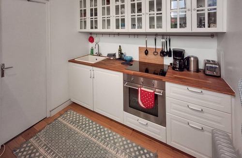 Taden House | Beautiful home in Taden with WiFi