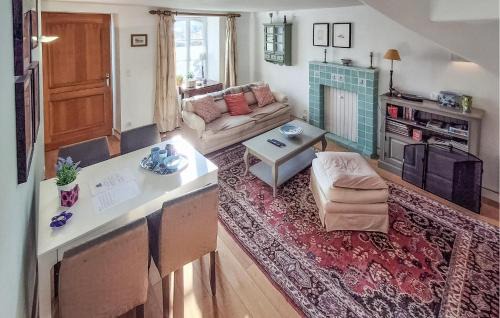 Taden House | Beautiful Home In Taden With Wifi