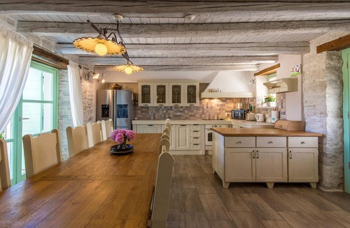 Tar House | Beautiful home in Tar